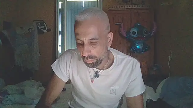 arrow13680 online show from 10/27/25, 02:18