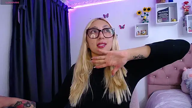 Soffy-brooks online show from 05/13/26, 02:29