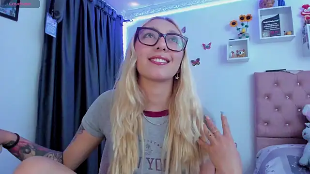 Soffy-brooks online show from 05/19/26, 03:46