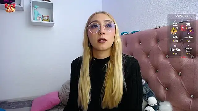 Snapshot of Soffy-brooks chatting on 11/12/25, 03:32 Soffy-brooks online show from 11/12/25, 03:32