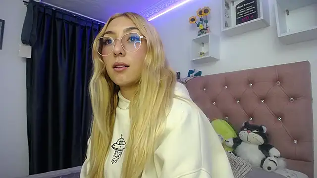 Soffy-brooks online show from 10/09/25, 04:35
