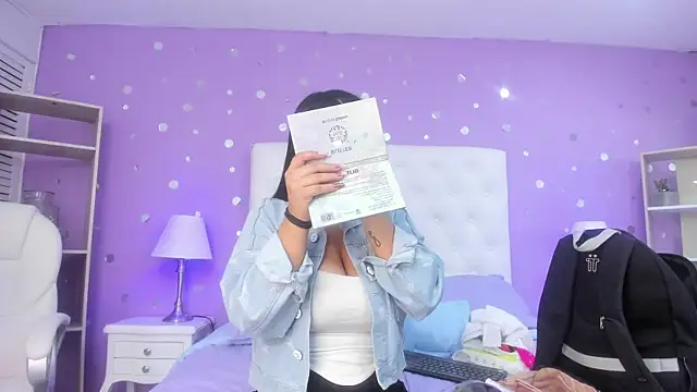 scarlette 15  online show from 12/04/25, 03:16