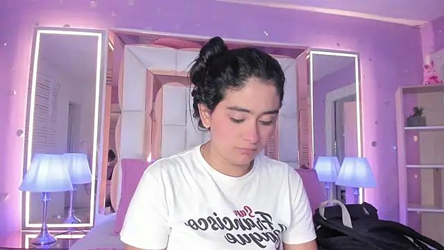 Snapshot of scarlette_15_ chatting on 07/11/26, 03:18 scarlette 15 online show from 07/11/26, 03:18