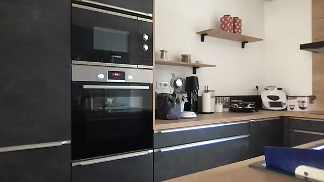 unconnudu21000 online show from 11/27/25, 11:43