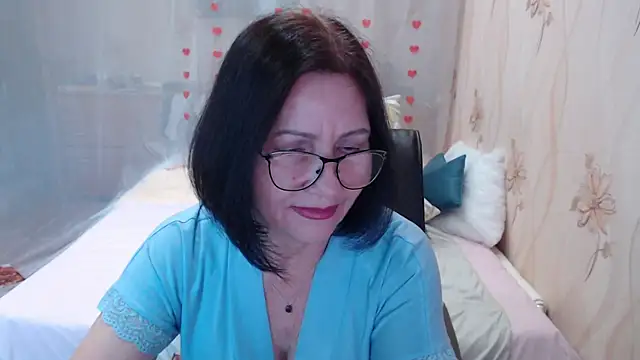 Snapshot of OlgaHottie chatting on 11/03/25, 11:19 OlgaHottie online show from 11/03/25, 11:19