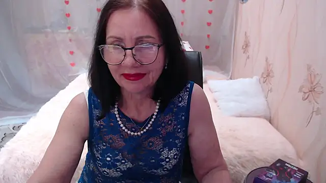 Snapshot of OlgaHottie chatting on 03/18/25, 08:39 OlgaHottie online show from 03/18/25, 08:39