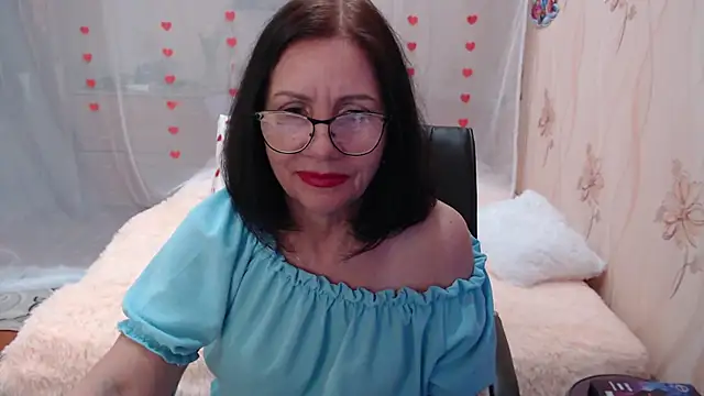 Snapshot of OlgaHottie chatting on 03/09/25, 08:18 OlgaHottie online show from 03/09/25, 08:18