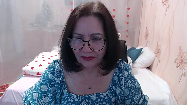 Snapshot of OlgaHottie chatting on 01/10/26, 11:33 OlgaHottie online show from 01/10/26, 11:33