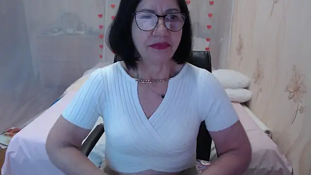 Snapshot of OlgaHottie chatting on 10/08/25, 11:16 OlgaHottie online show from 10/08/25, 11:16