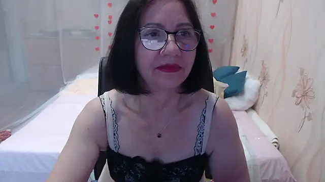Snapshot of OlgaHottie chatting on 11/15/25, 11:09 OlgaHottie online show from 11/15/25, 11:09