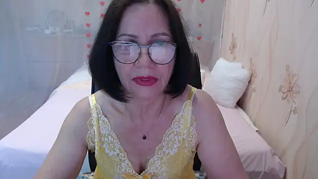 Snapshot of OlgaHottie chatting on 09/25/25, 11:00 OlgaHottie online show from 09/25/25, 11:00