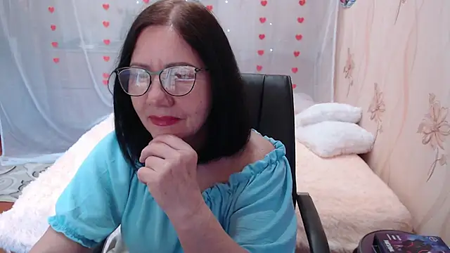 Snapshot of OlgaHottie chatting on 03/09/25, 11:14 OlgaHottie online show from 03/09/25, 11:14