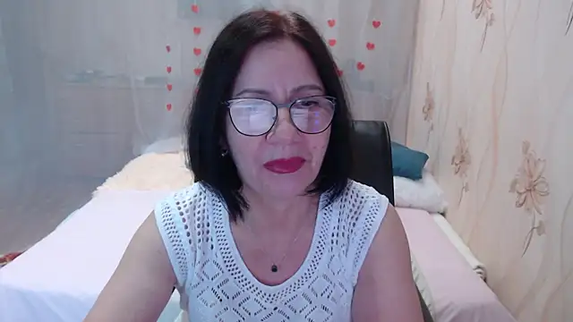 Snapshot of OlgaHottie chatting on 10/30/25, 11:23 OlgaHottie online show from 10/30/25, 11:23