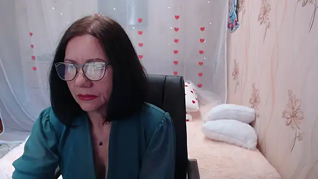 Snapshot of OlgaHottie chatting on 03/06/25, 11:09 OlgaHottie online show from 03/06/25, 11:09