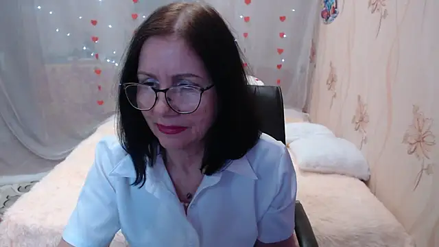Snapshot of OlgaHottie chatting on 03/17/25, 08:51 OlgaHottie online show from 03/17/25, 08:51