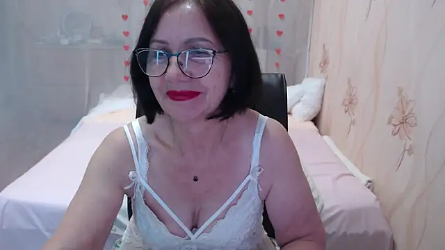 Snapshot of OlgaHottie chatting on 10/02/25, 11:08 OlgaHottie online show from 10/02/25, 11:08