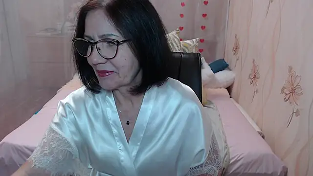 Snapshot of OlgaHottie chatting on 11/30/25, 11:55 OlgaHottie online show from 11/30/25, 11:55