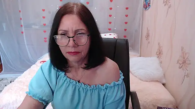 Snapshot of OlgaHottie chatting on 03/10/25, 02:28 OlgaHottie online show from 03/10/25, 02:28