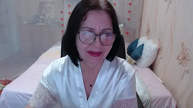 Snapshot of OlgaHottie chatting on 11/21/25, 10:53 OlgaHottie online show from 11/21/25, 10:53