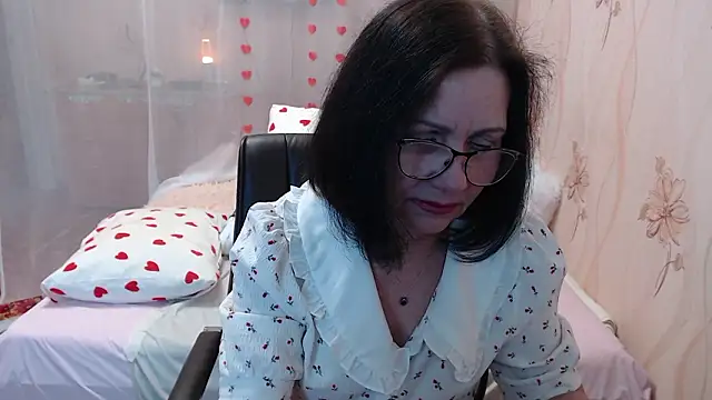 Snapshot of OlgaHottie chatting on 01/19/26, 12:25 OlgaHottie online show from 01/19/26, 12:25
