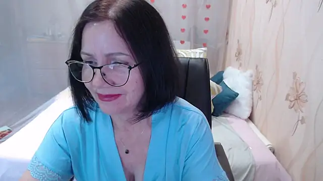 Snapshot of OlgaHottie chatting on 11/04/25, 11:30 OlgaHottie online show from 11/04/25, 11:30