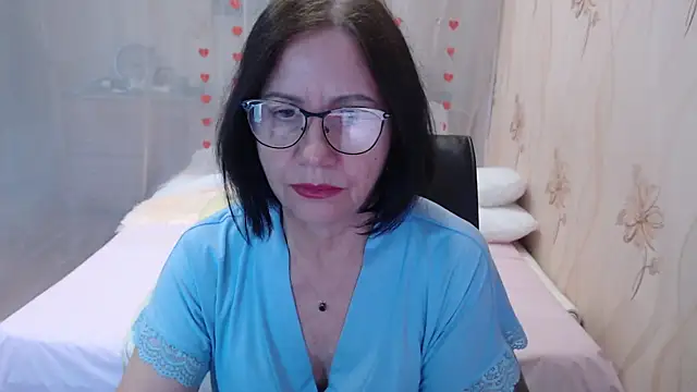 Snapshot of OlgaHottie chatting on 10/07/25, 11:28 OlgaHottie online show from 10/07/25, 11:28
