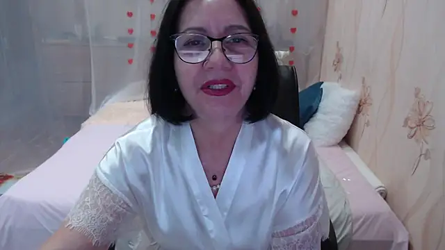 Snapshot of OlgaHottie chatting on 11/08/25, 11:19 OlgaHottie online show from 11/08/25, 11:19