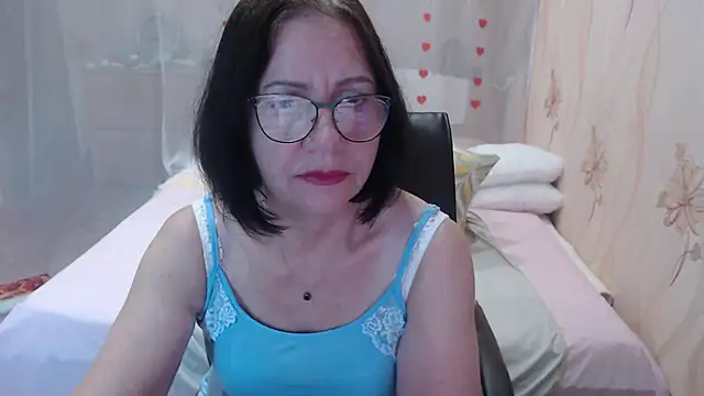 Snapshot of OlgaHottie chatting on 10/14/25, 11:25 OlgaHottie online show from 10/14/25, 11:25