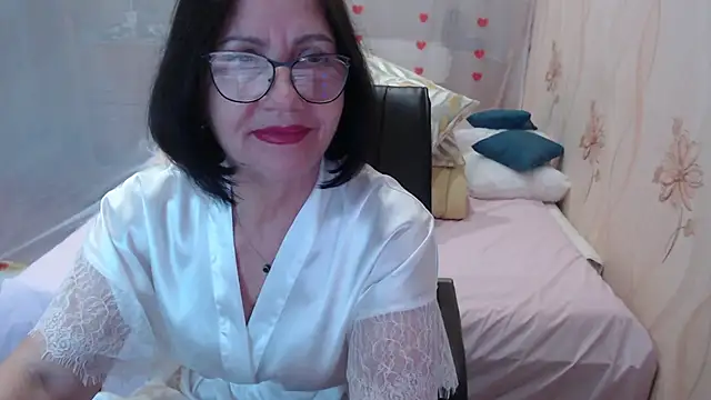 Snapshot of OlgaHottie chatting on 10/23/25, 11:36 OlgaHottie online show from 10/23/25, 11:36