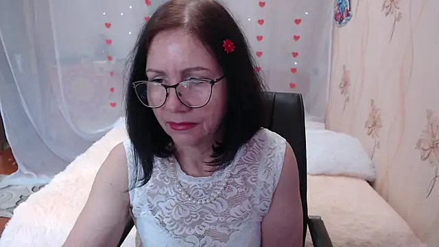 Snapshot of OlgaHottie chatting on 03/15/25, 11:28 OlgaHottie online show from 03/15/25, 11:28