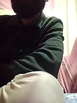 Snapshot of scoozeme chatting on 01/11/25, 03:52 scoozeme online show from 01/11/25, 03:52