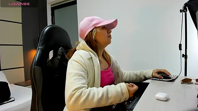 alma fenix online show from 03/20/26, 12:50