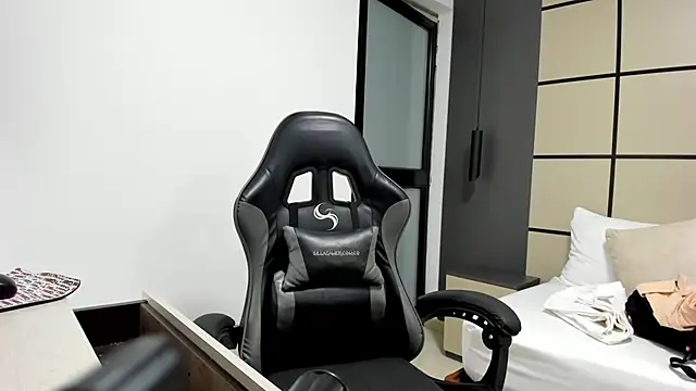 alma fenix online show from 03/04/26, 12:24