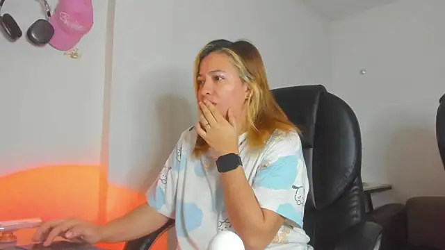 alma fenix online show from 03/31/26, 11:34