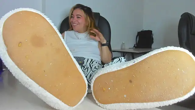 alma fenix online show from 04/05/26, 05:25