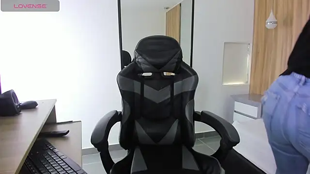 alma fenix online show from 12/03/25, 12:26