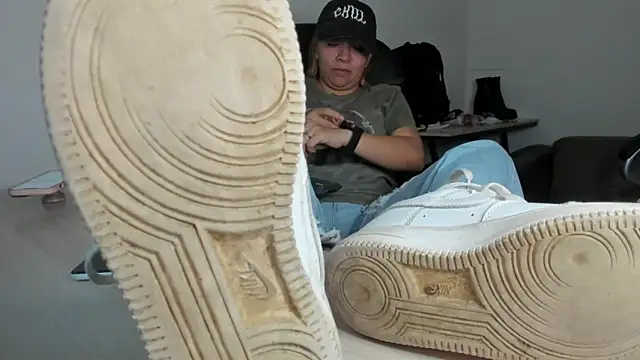 alma fenix online show from 03/27/26, 08:26