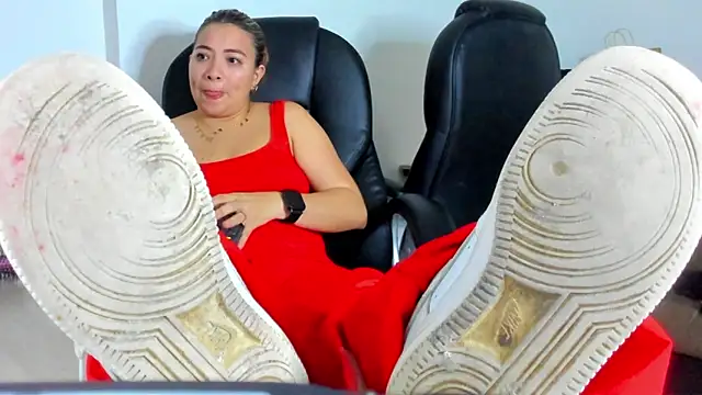 alma fenix online show from 04/10/26, 03:57