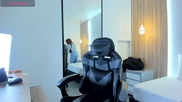 alma fenix online show from 12/17/25, 12:43