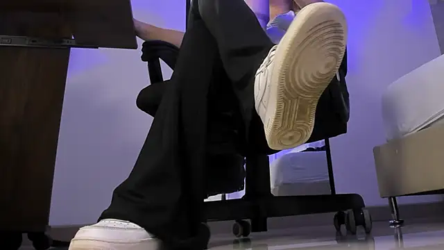 alma fenix online show from 01/13/26, 07:29