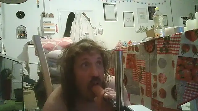 cyril020202 online show from 10/10/25, 04:30