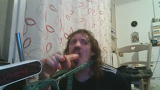 cyril020202 online show from 12/15/25, 11:31