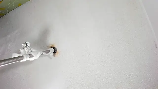 ZachaTompson online show from 10/31/25, 01:35