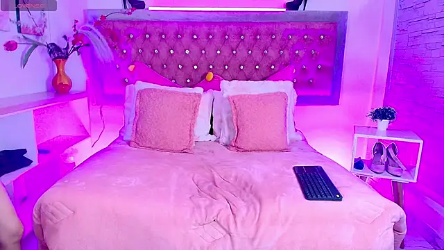 EmmaWilder online show from 11/07/25, 08:35