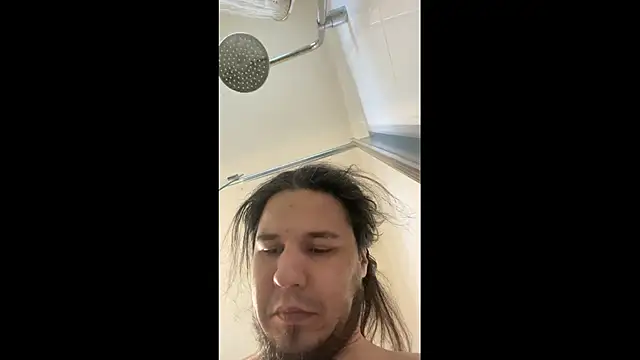 Snapshot of bananahot31 chatting on 04/13/26, 07:01 bananahot31 online show from 04/13/26, 07:01