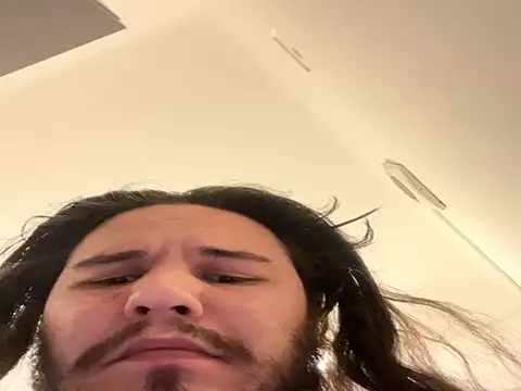 Snapshot of bananahot31 chatting on 10/16/25, 07:27 bananahot31 online show from 10/16/25, 07:27