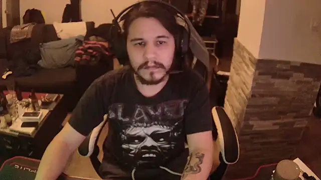 Snapshot of bananahot31 chatting on 12/14/24, 10:07 bananahot31 online show from 12/14/24, 10:07