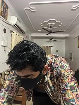 Snapshot of John_desihunk chatting on 12/17/24, 12:43 John desihunk online show from 12/17/24, 12:43