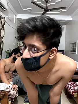 Snapshot of John_desihunk chatting on 09/19/25, 05:06 John desihunk online show from 09/19/25, 05:06