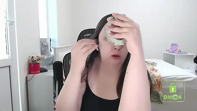 cute and hot online show from 10/18/25, 09:55